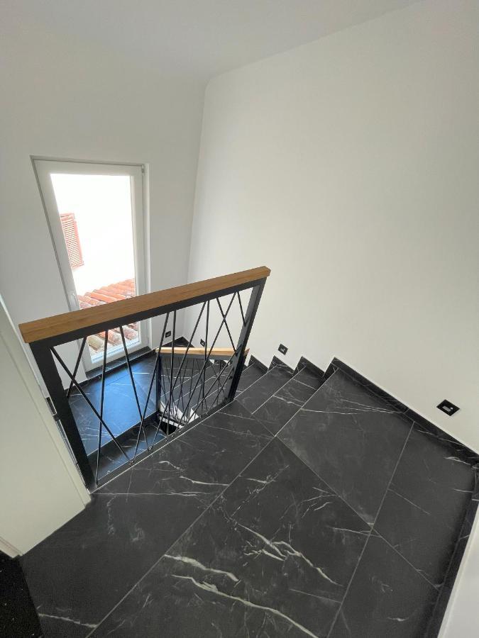 Apartment Moro ไพราน ภายนอก รูปภาพ