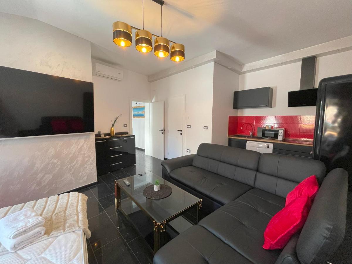 Apartment Moro ไพราน ภายนอก รูปภาพ