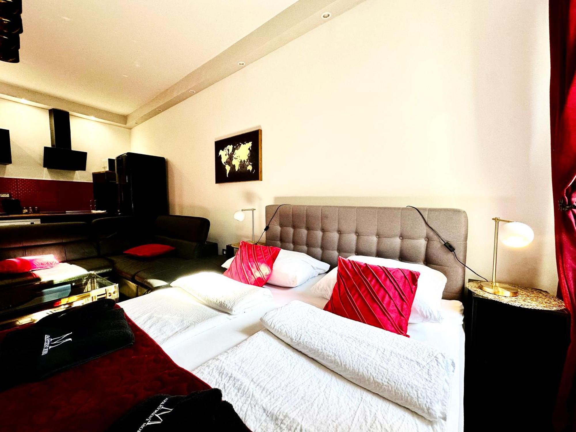 Apartment Moro ไพราน ภายนอก รูปภาพ