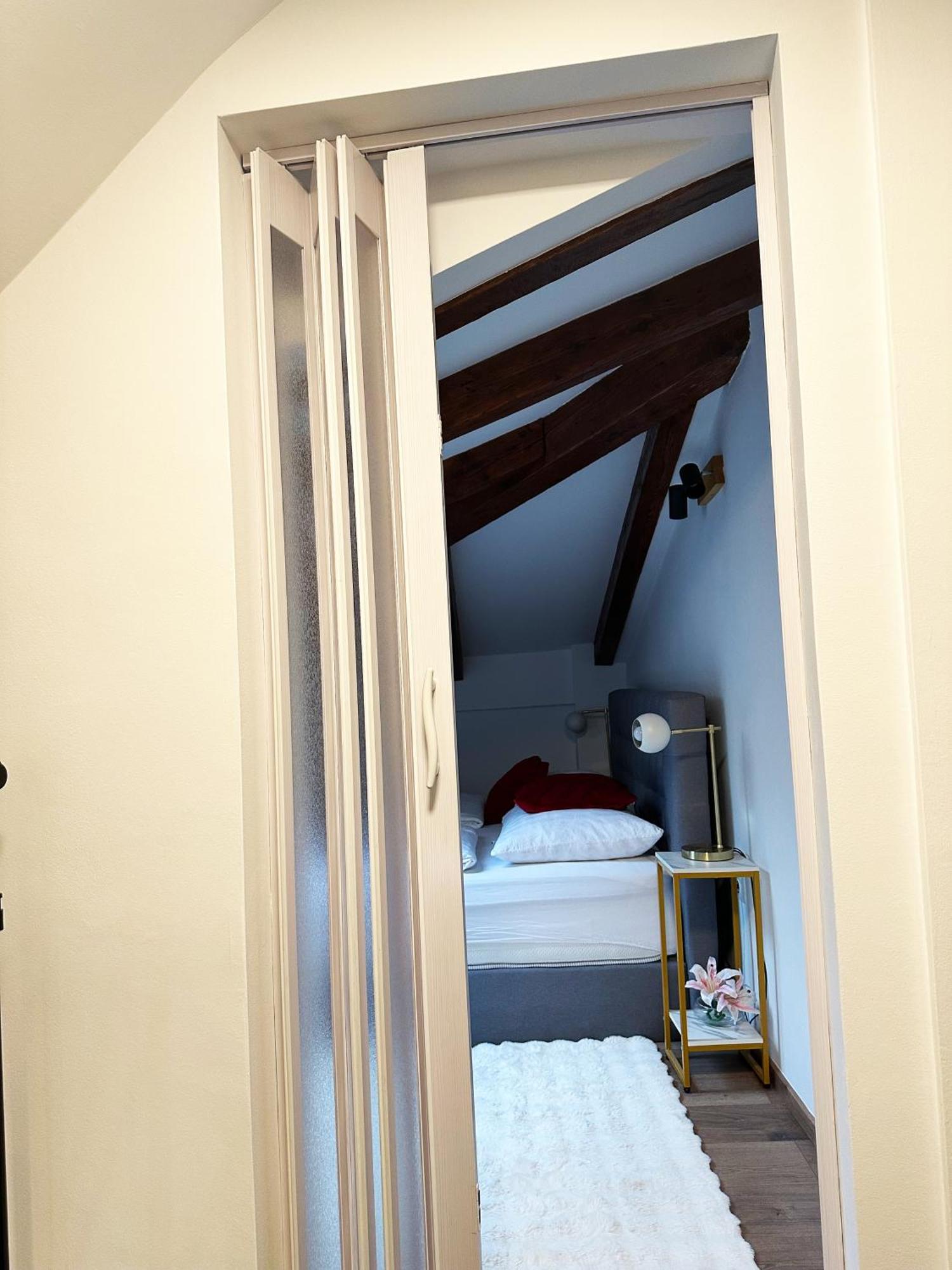 Apartment Moro ไพราน ภายนอก รูปภาพ